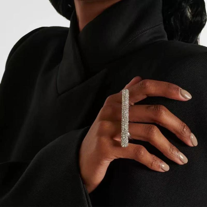 خاتم نسائي طويل عصري بتصميم هن - مراجعة Men Accessories In Dubai وسعره