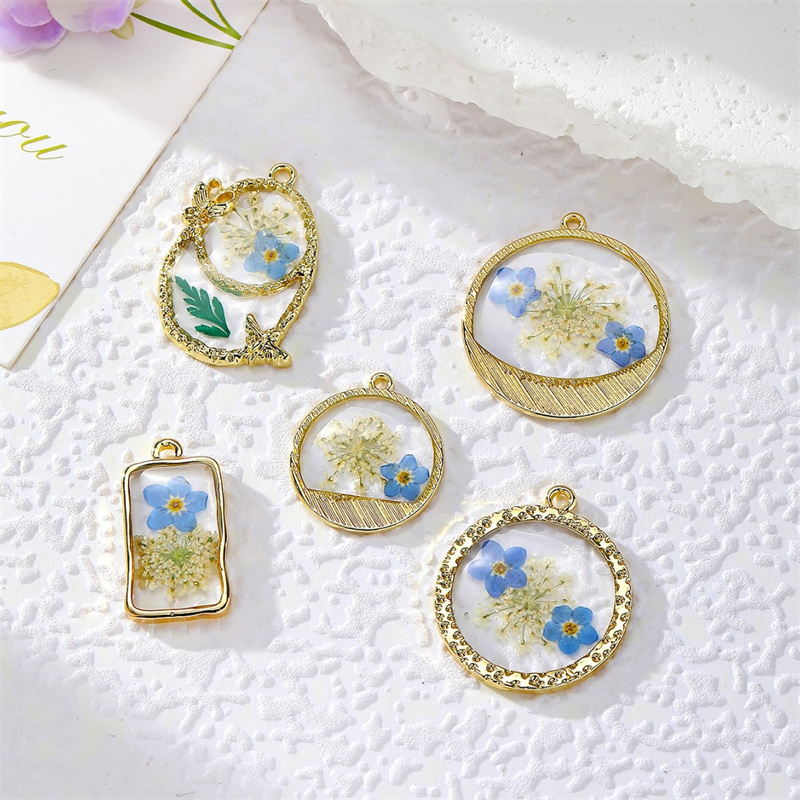 خرز عائم من السبائك على شكل قط - مراجعة Men Accessories Locket وسعره
