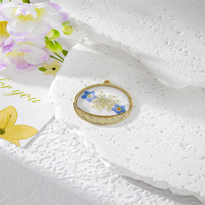 خرز عائم من السبائك على شكل قط - مراجعة Men Accessories Locket وسعره