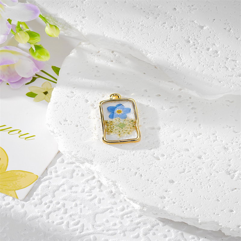 خرز عائم من السبائك على شكل قط - مراجعة Men Accessories Locket وسعره