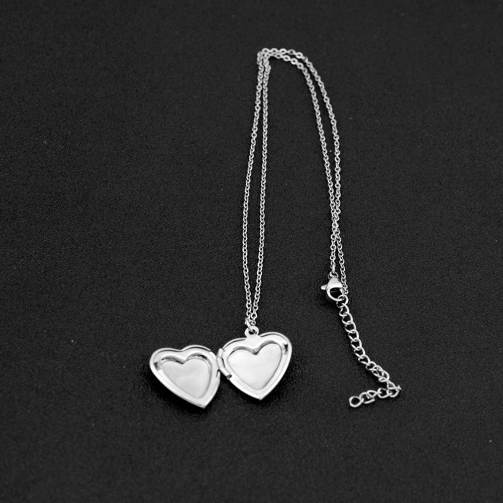 قلادة مفتوحة على شكل قلب للنسا - مراجعة Men Accessories Locket وسعره