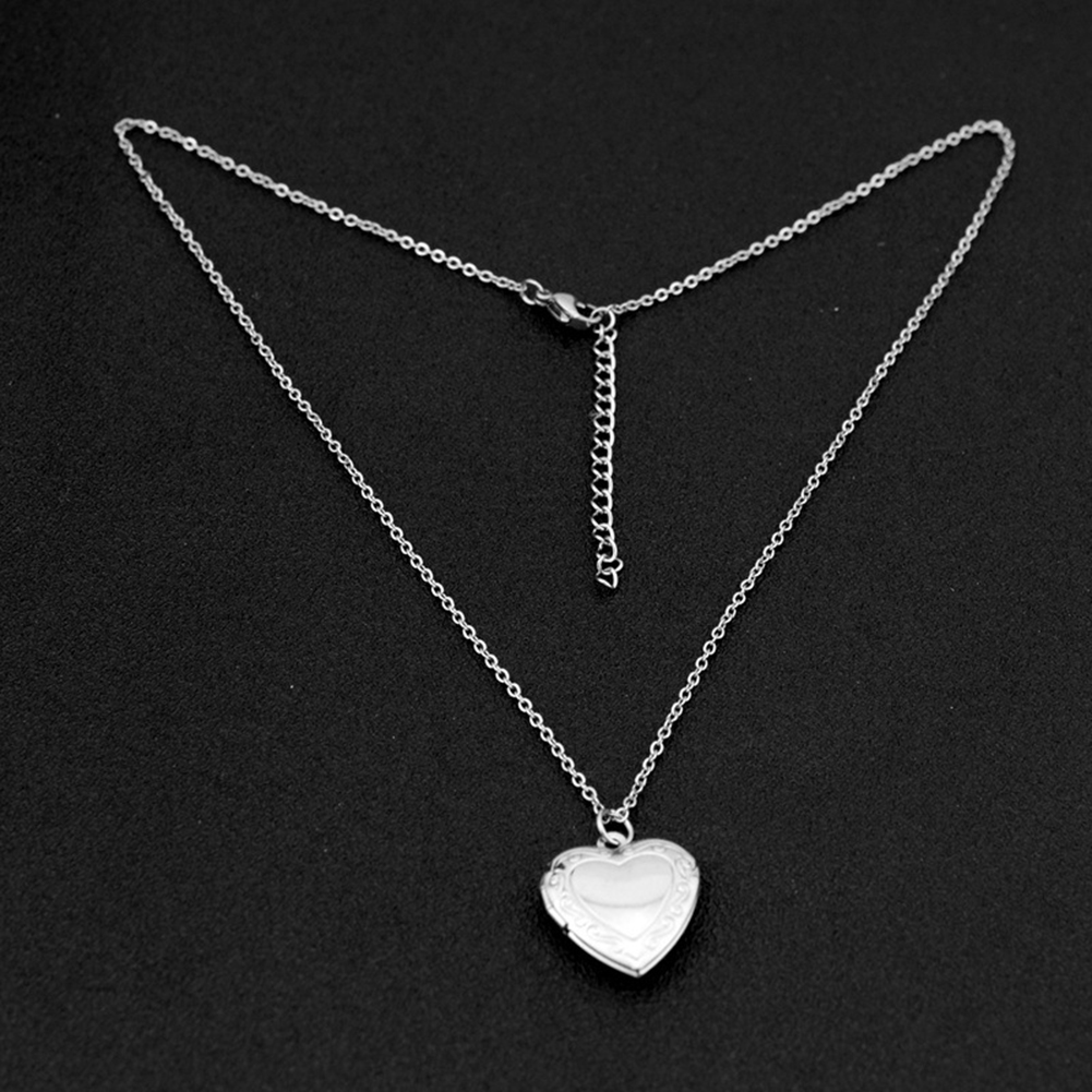 قلادة مفتوحة على شكل قلب للنسا - مراجعة Men Accessories Locket وسعره